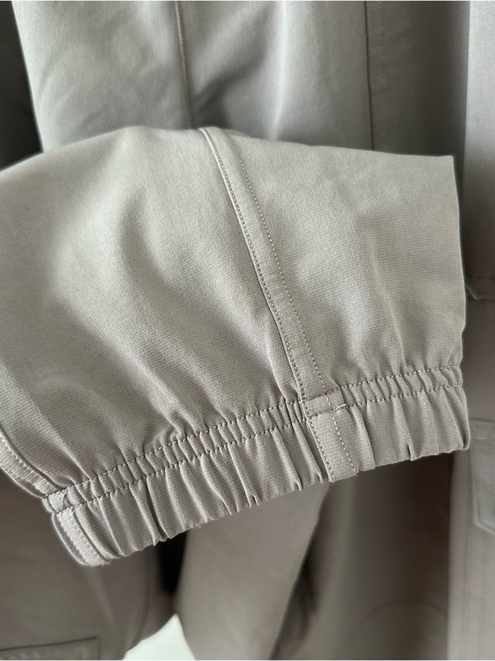 Spanx Out Of Office Cargo Joggers Sweatpants Smoke Taupe Brown Drawstring Small - Picture 8 of 13